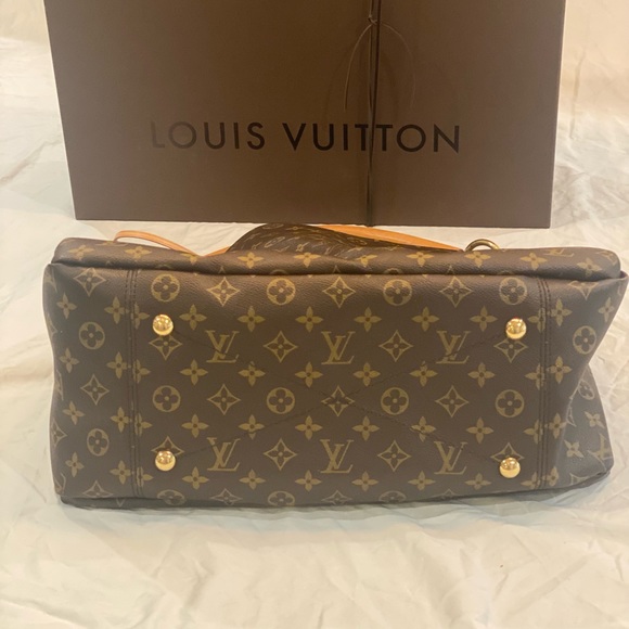 Louis Vuitton Artsy MM Tote - Picture 11 of 14